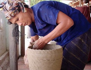 Khôi phục nghề gốm của dân tộc M’nông